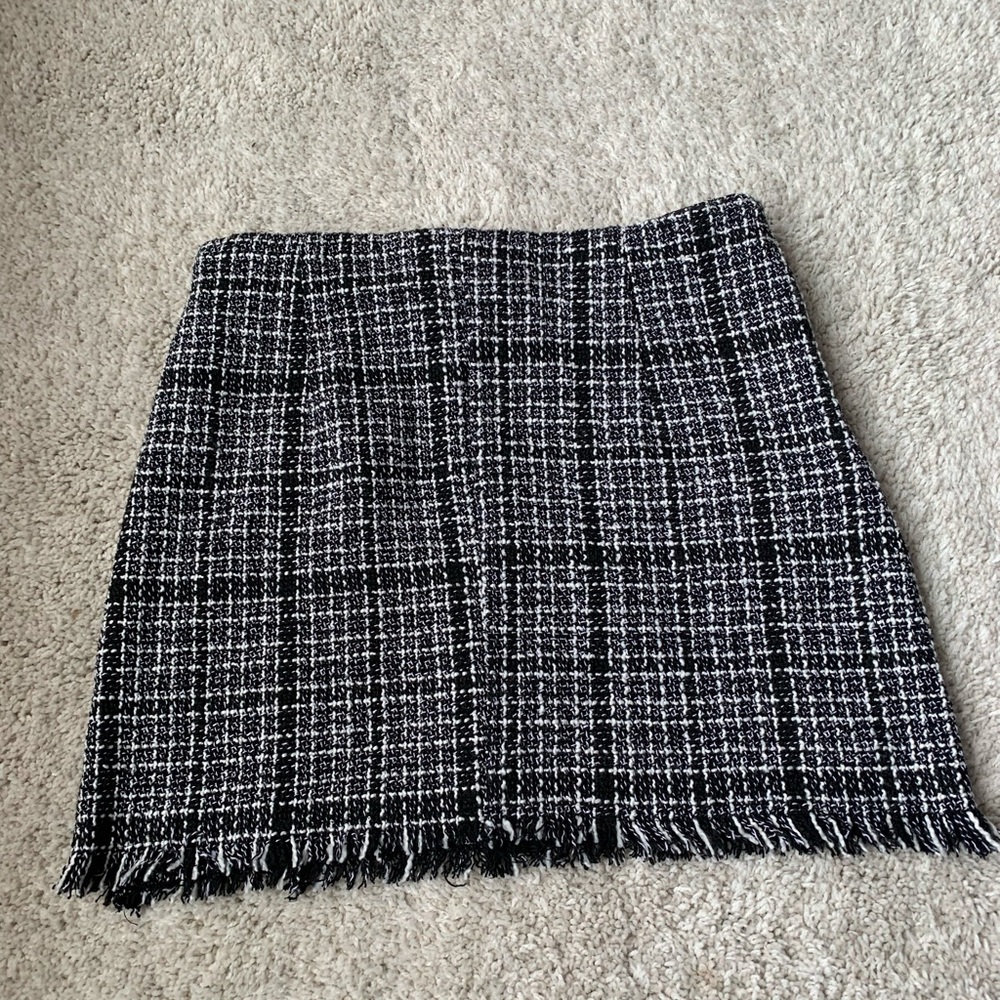 🎆🎇3for$9 Women’s SHEIN houndstooth mini skirt- L- black and white - Picture 5 of 5